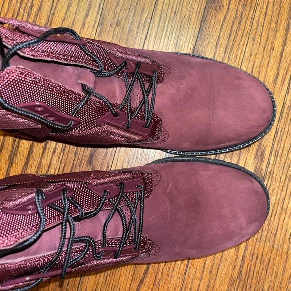Timberland Boots Men’s size 9 color, burgundy, only worn once - Picture 3 of 6